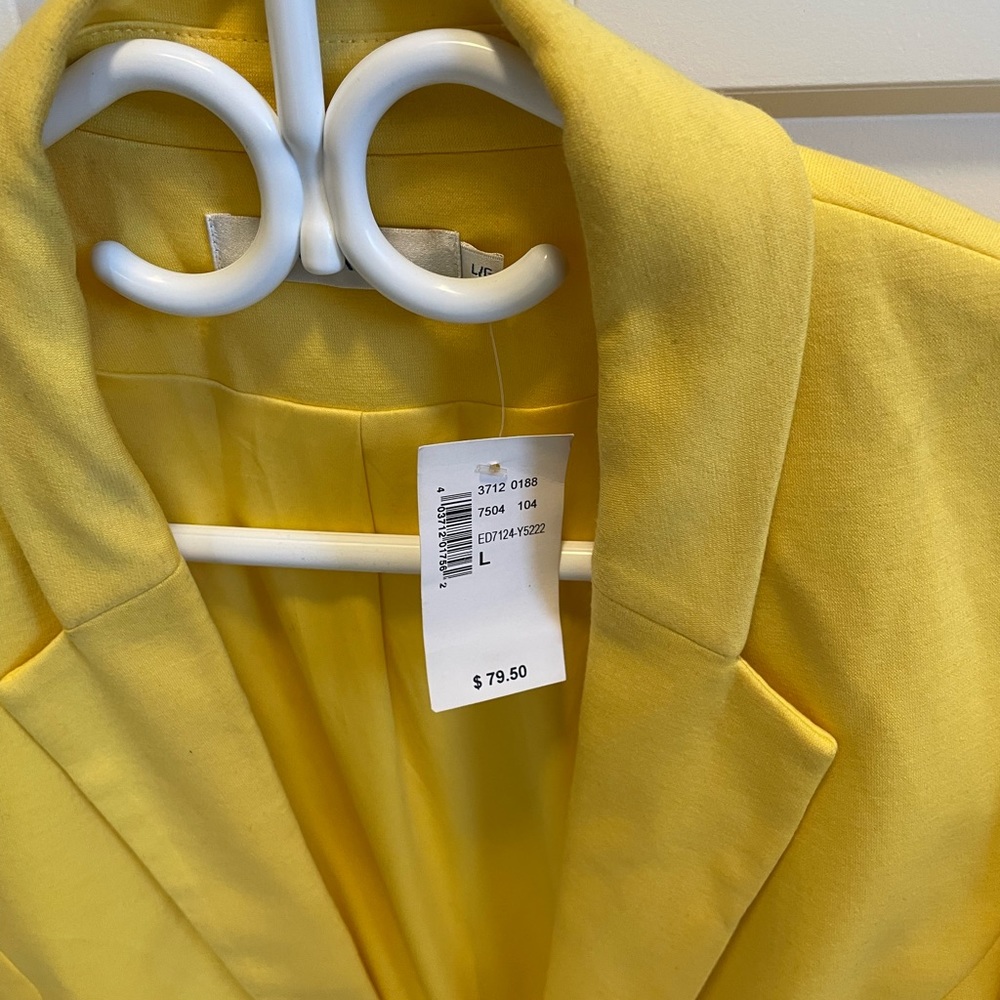 Yellow blazer - Picture 2 of 4